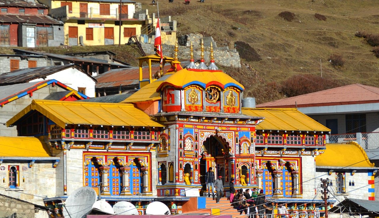 Badrinath Yatra Package With All Detail temple, worship, Badrinath temple